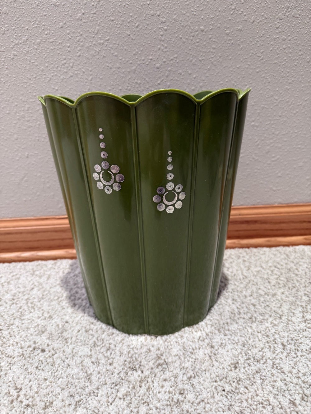 Vintage Mid Century Olive Green Scalloped Plastic Wastebasket Silver Floral Meda